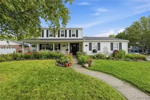 53 Willowgrove E, Tonawanda, NY 14150