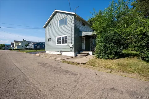 199 S Main St, Evans, NY 14006