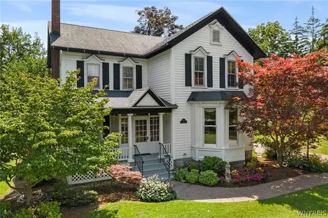 8745 Tonawanda Crk Rd, Clarence Center, NY 14032