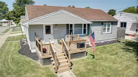 1240 91st St, Niagara Falls, NY 14304