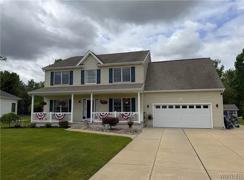 7260 Ashley Ln, Wheatfield, NY 14120