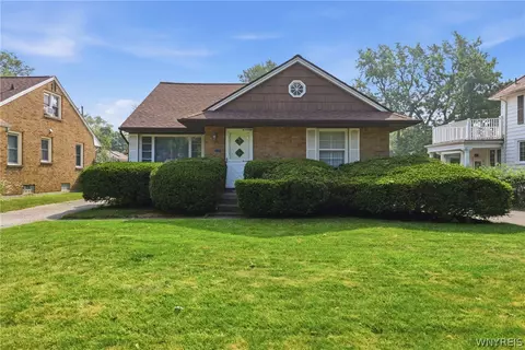 600 Roycroft Blvd, Cheektowaga, NY 14225