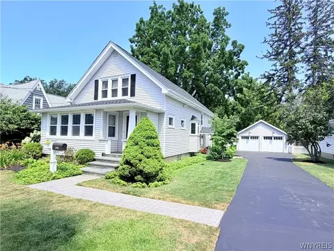 3794 Westview Ave, Hamburg, NY 14075