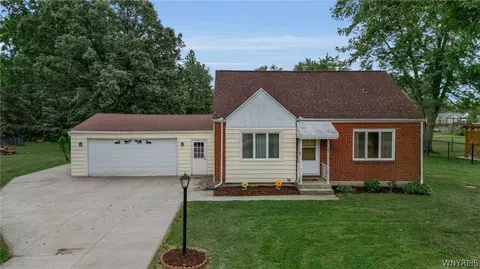 2506 Fix Rd, Grand Island, NY 14072