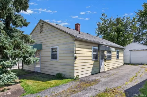 93 Hillcrest Rd, Tonawanda, NY 14150