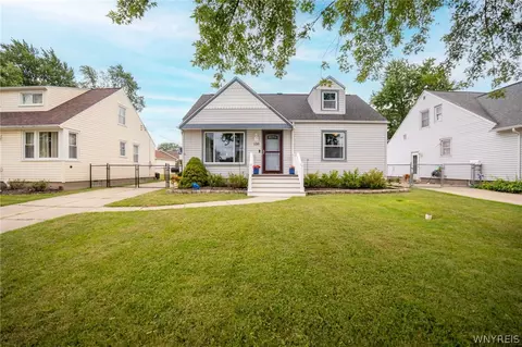 130 Calvin Ct N, Tonawanda, NY 14150
