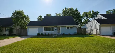 1097 Carter Dr, Grand Island, NY 14072