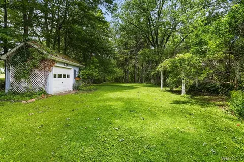 Exterior - 6940 Versailles Rd, Evans, NY 14047 photo 6 of 6
