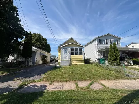 3236 North Ave, Niagara Falls, NY 14305