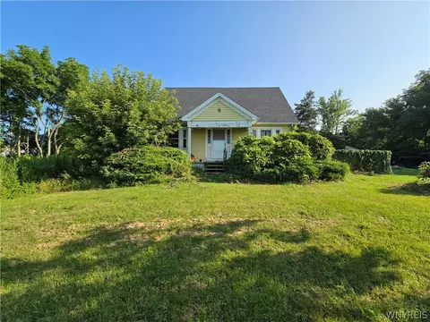 4781 Lower Mountain Rd, Cambria, NY 14094