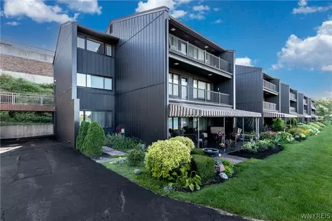 1 Main St #10, Porter, NY 14174