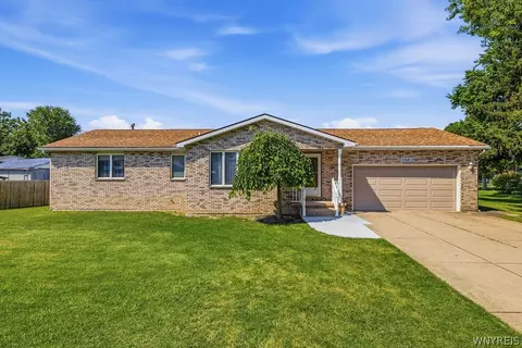 1660 Tuscarora Rd, Niagara, NY 14304