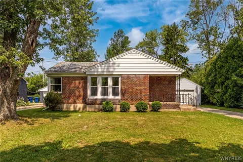 41 Jasper Dr, Amherst, NY 14226