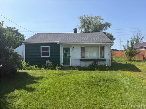 4315 Isherwood Dr, Niagara, NY 14305