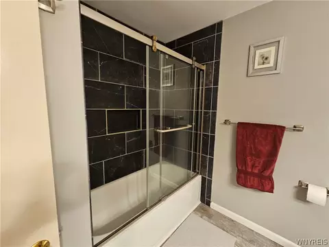 Bath - 307 Comstock Rd, Ithaca, NY 14850 photo 2 of 9