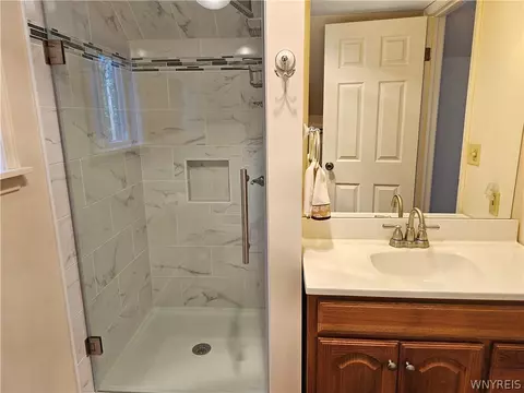 Bath - 307 Comstock Rd, Ithaca, NY 14850 photo 8 of 9