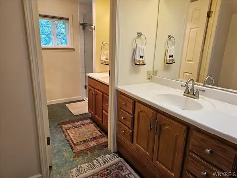 Bath - 307 Comstock Rd, Ithaca, NY 14850 photo 7 of 9