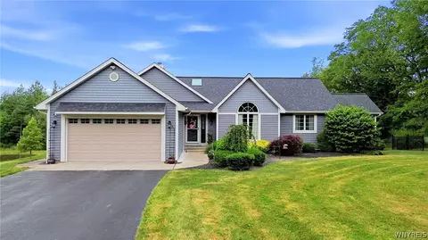 171 Dersam Rd, Bennington, NY 14004
