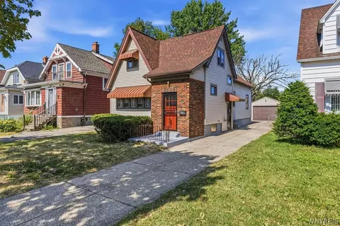 31 Saint James Rd, Cheektowaga, NY 14225
