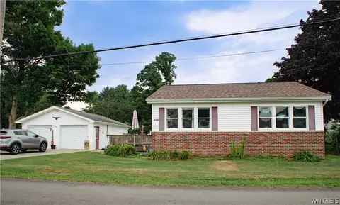 448 Mechanic St, Hanover, NY 14081