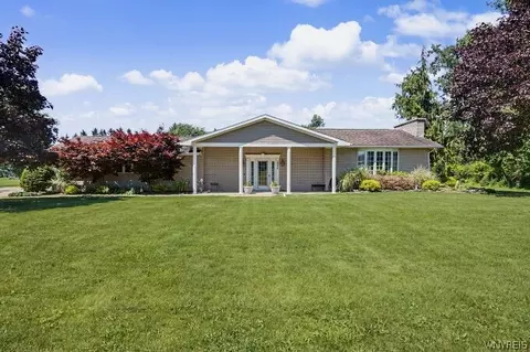 231 Kinsley Rd, Elma, NY 14059