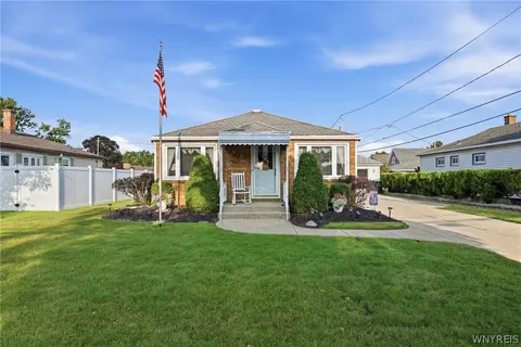 970 Riverview Blvd, Tonawanda, NY 14150