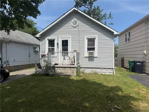 7210 Stephenson Ave, Niagara Falls, NY 14304