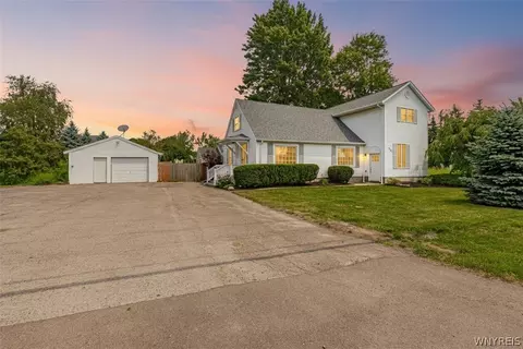5485 Upper Mountain Rd, Lockport, NY 14094
