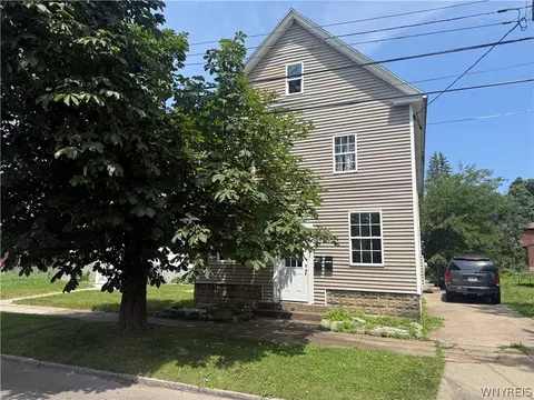 2722 Monroe Ave, Niagara Falls, NY 14303