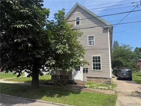 2722 Monroe Ave, Niagara Falls, NY 14303
