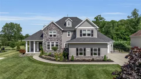 6021 Wexford Mnr, Clarence Center, NY 14032
