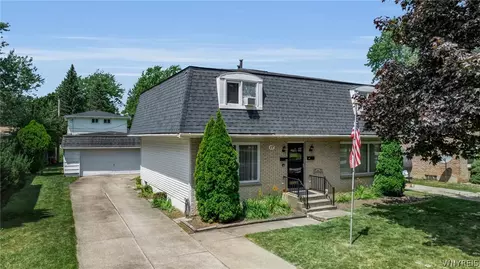 17 W Summerset Ln, Amherst, NY 14228