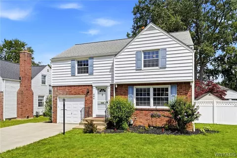 404 Darwin Dr, Amherst, NY 14226