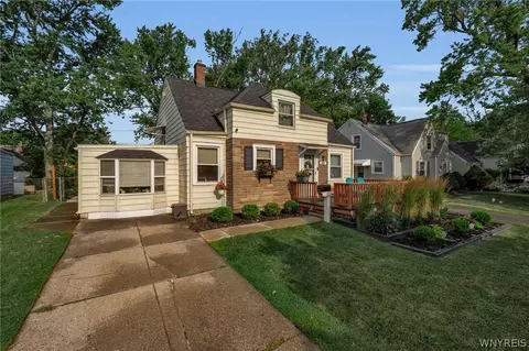 401 Lamarck Dr, Cheektowaga, NY 14225