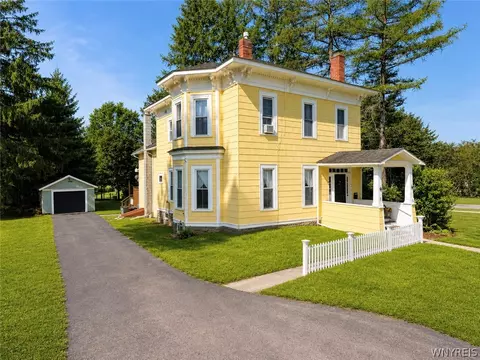 9 Maple Ave, Franklinville, NY 14737