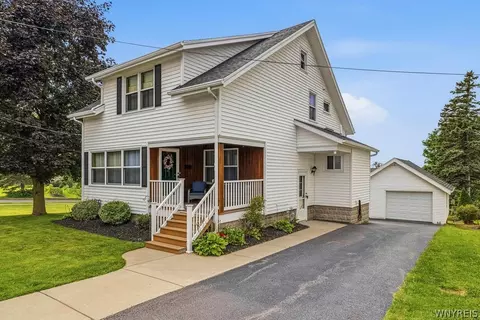 60 Bloomingdale Ave, Newstead, NY 14001