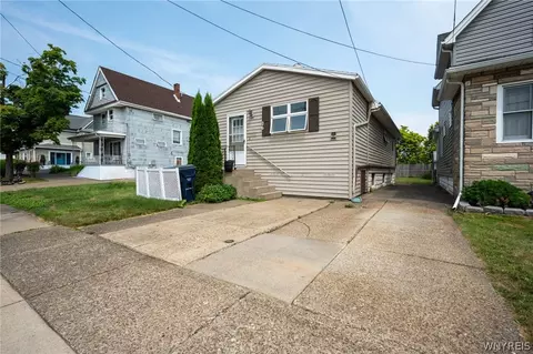 26 Modern Ave, Lackawanna, NY 14218