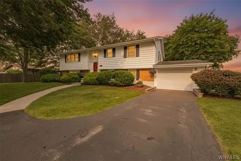 5500 Keck Rd, Lockport, NY 14094