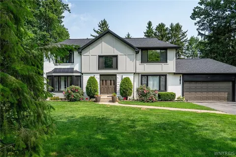 60 Fennec Ln, East Amherst, NY 14051