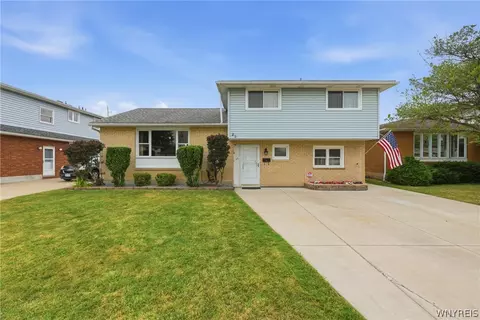 29 Rosemead Ln, Cheektowaga, NY 14227