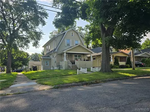 202 74th St, Niagara Falls, NY 14304