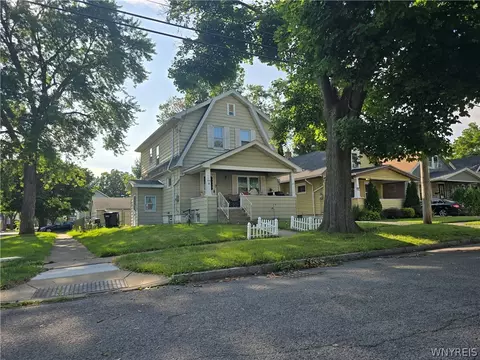 202 74th St, Niagara Falls, NY 14304