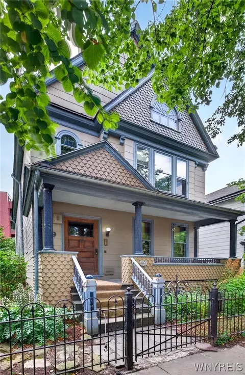 49 Park St, Buffalo, NY 14201