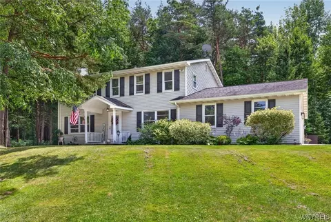13431 Ward Rd, Holland, NY 14080