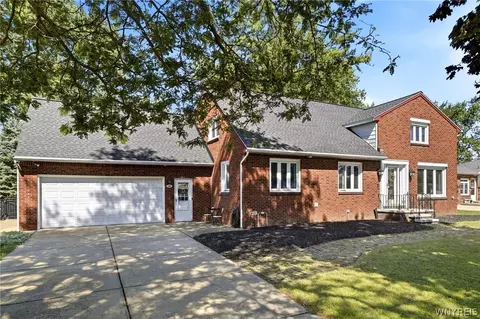 100 Northwood Ave, West Seneca, NY 14224