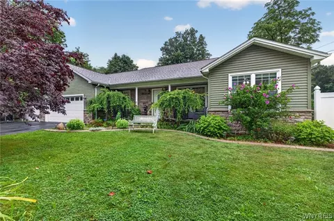 11622 East Ave, Marilla, NY 14102