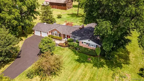 6163 Campbell Blvd, Pendleton, NY 14094