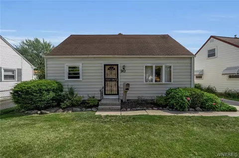90 Nicholas Dr N, Tonawanda, NY 14150