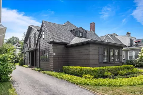 60 Radcliffe Rd, Buffalo, NY 14214