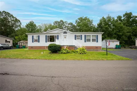 9791 Limehouse Dr, Clarence, NY 14031